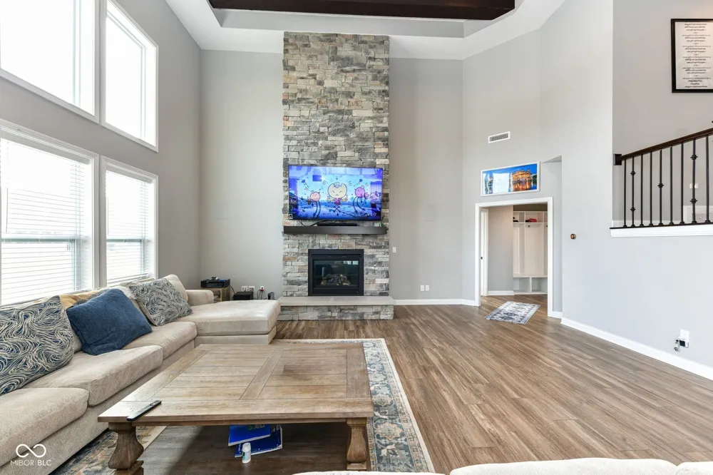 10627 Oak Bend Boulevard Indianapolis, IN 46239