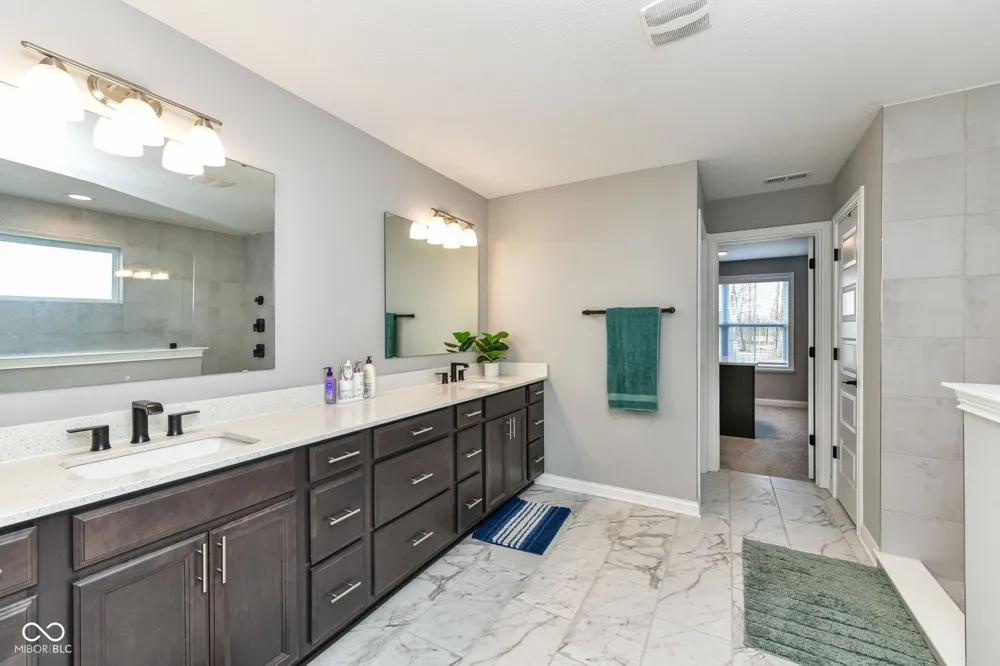 10627 Oak Bend Boulevard Indianapolis, IN 46239