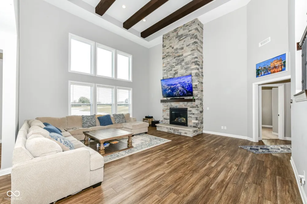 10627 Oak Bend Boulevard Indianapolis, IN 46239