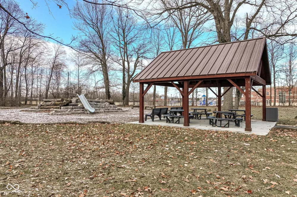 10627 Oak Bend Boulevard Indianapolis, IN 46239