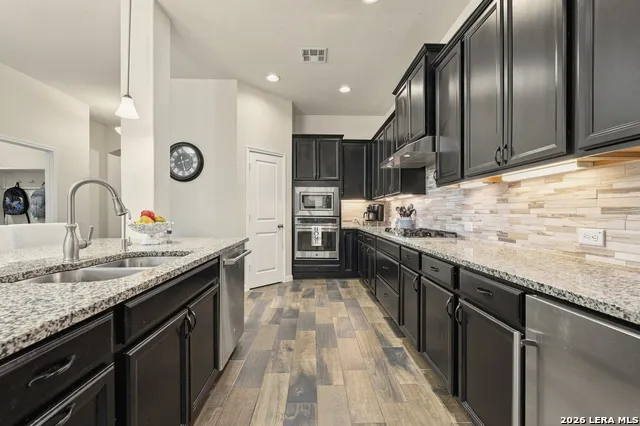 909 BEECHWOOD LN New Braunfels, TX 78130