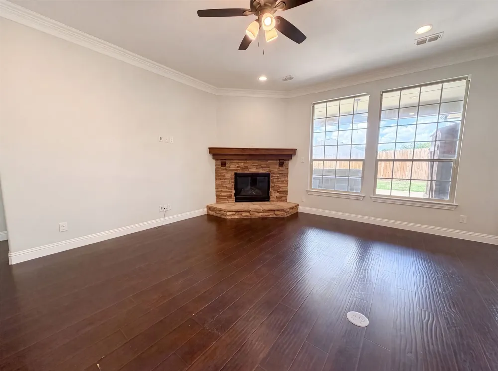 400 Blue Star Court Burleson, TX 76028
