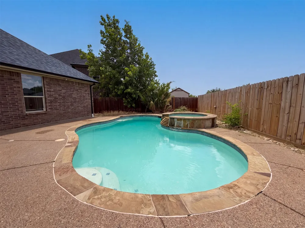 400 Blue Star Court Burleson, TX 76028