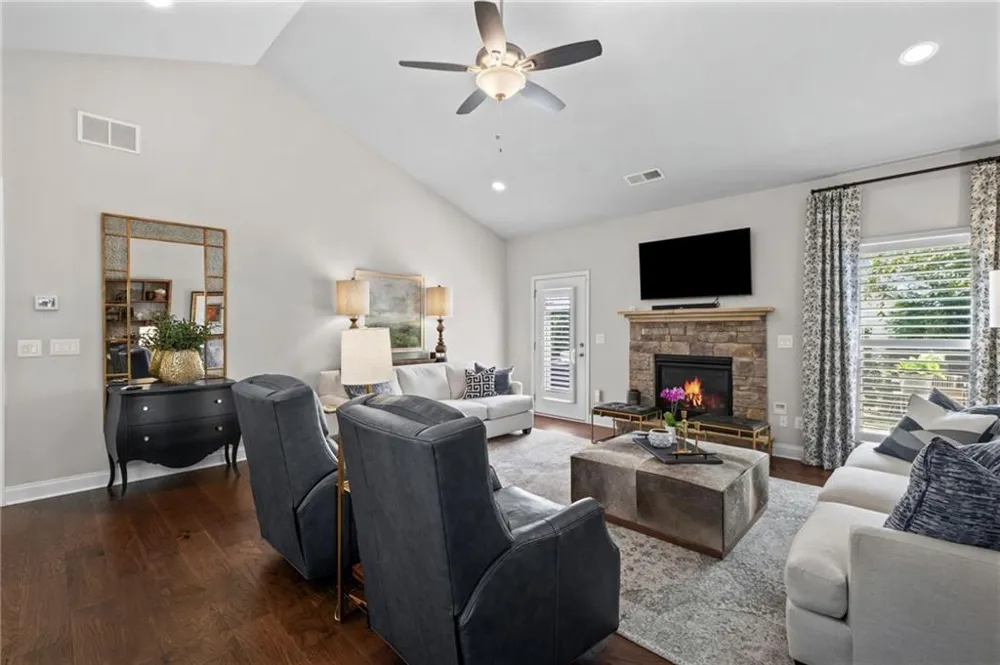 326 Ellington Drive Canton, GA 30115
