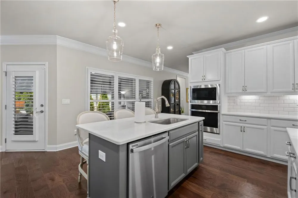326 Ellington Drive Canton, GA 30115