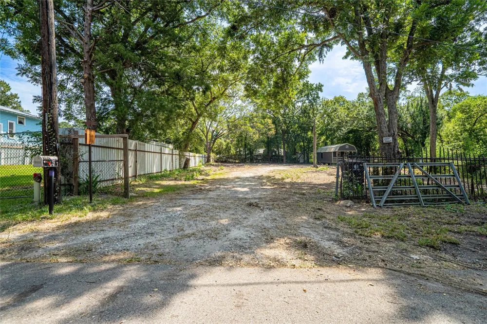 4906 Edgewater Drive Houston, TX 77093