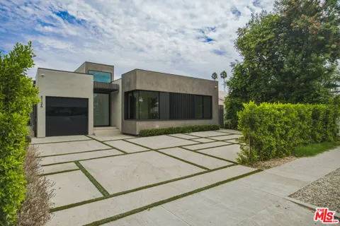 5126 Lindley Avenue