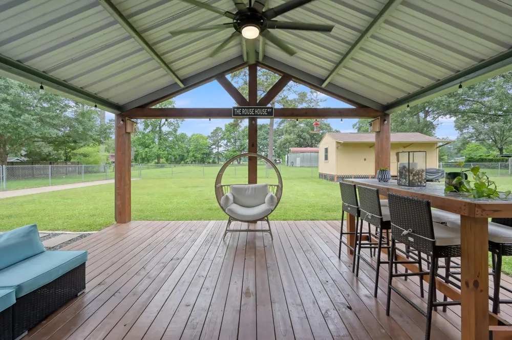 811 County Road 2267 Cleveland, TX 77327