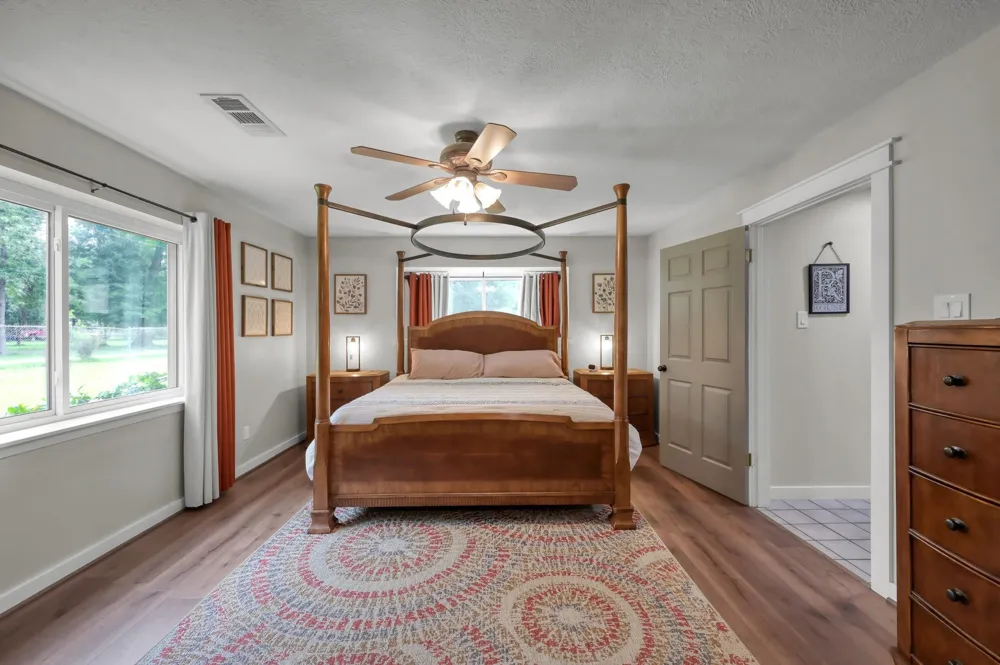 811 County Road 2267 Cleveland, TX 77327