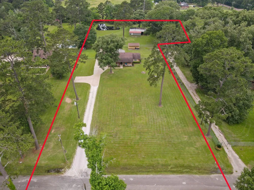 811 County Road 2267 Cleveland, TX 77327