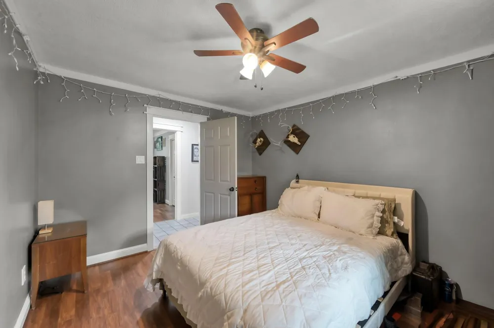 811 County Road 2267 Cleveland, TX 77327