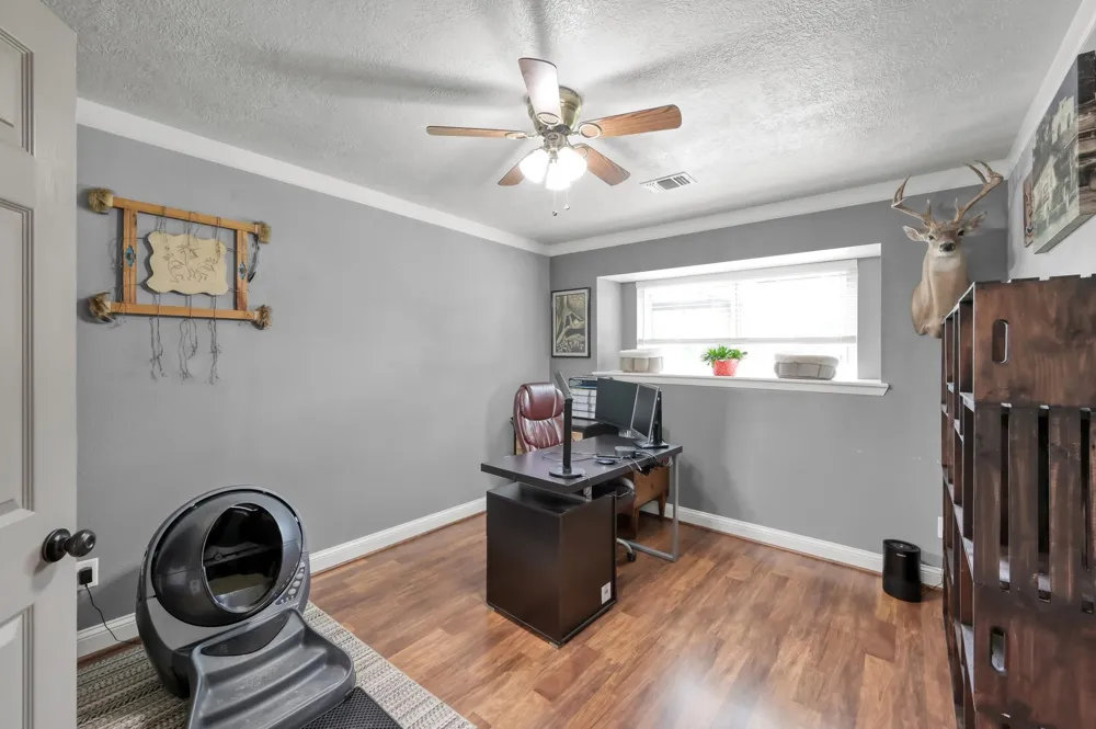 811 County Road 2267 Cleveland, TX 77327