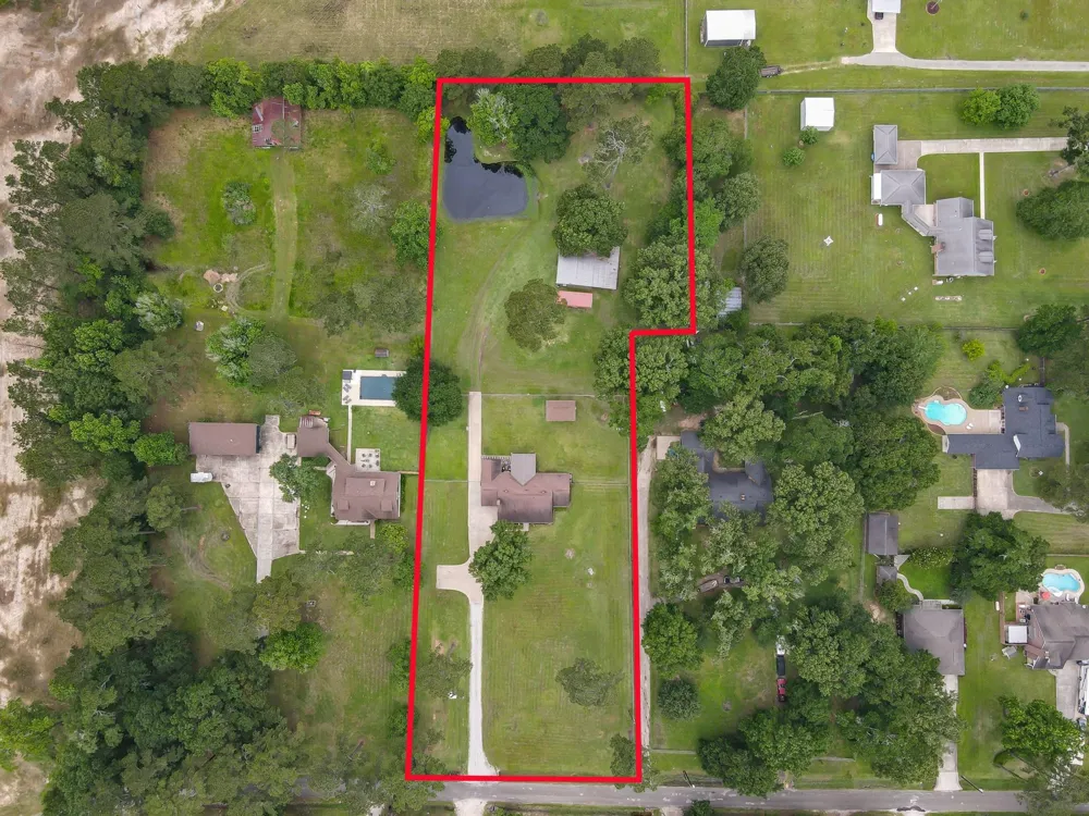 811 County Road 2267 Cleveland, TX 77327