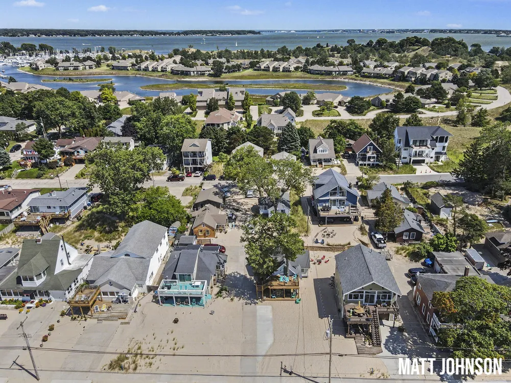 1682 Beach Street Muskegon, MI 49441