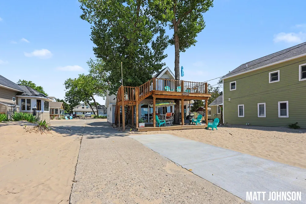 1682 Beach Street Muskegon, MI 49441