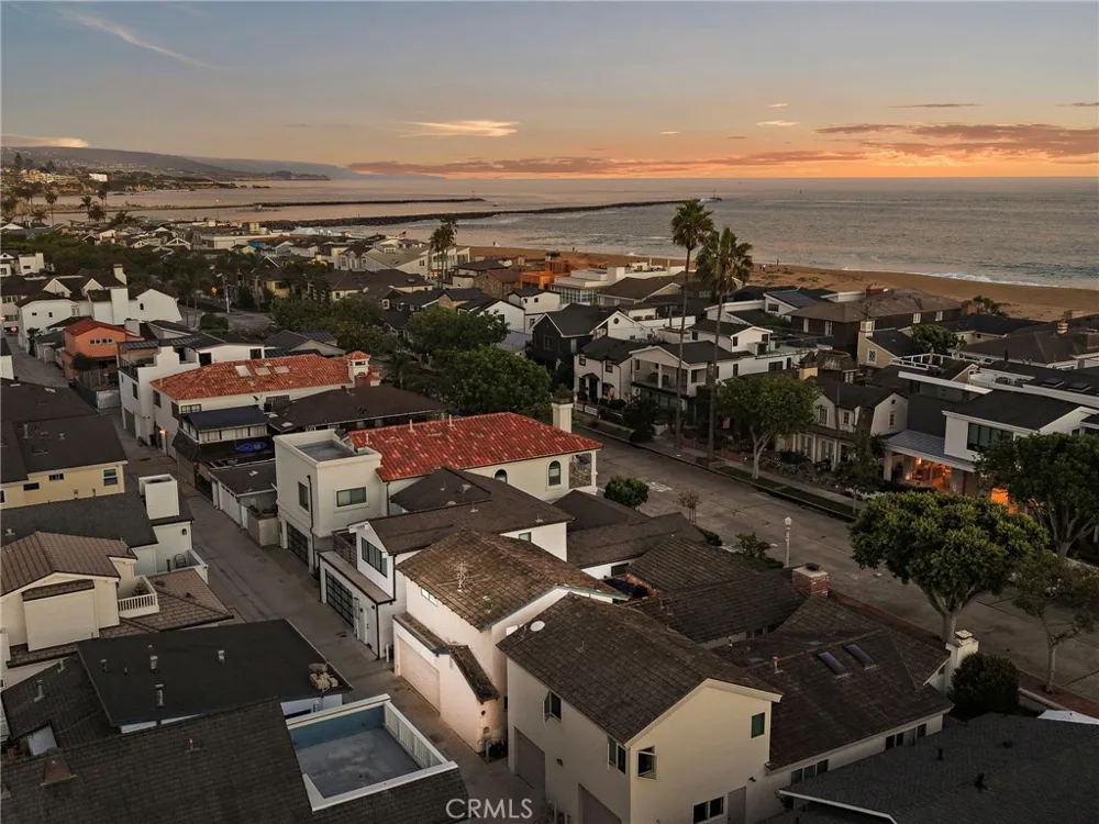 2012 E Ocean Boulevard Newport Beach, CA 92661