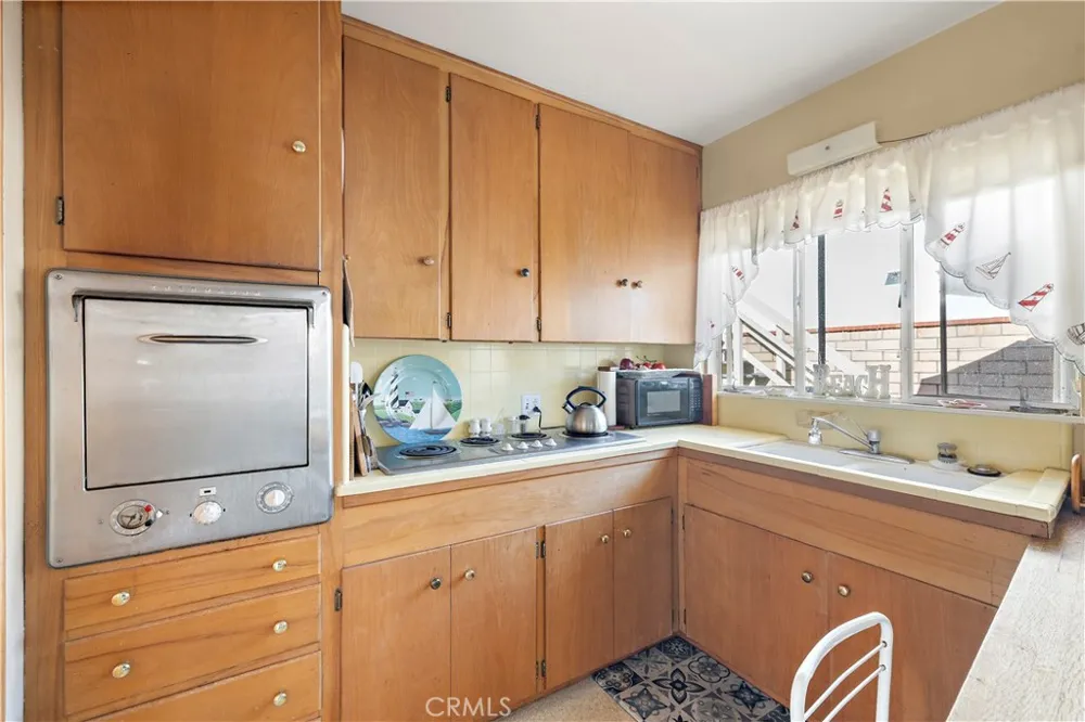 2012 E Ocean Boulevard Newport Beach, CA 92661