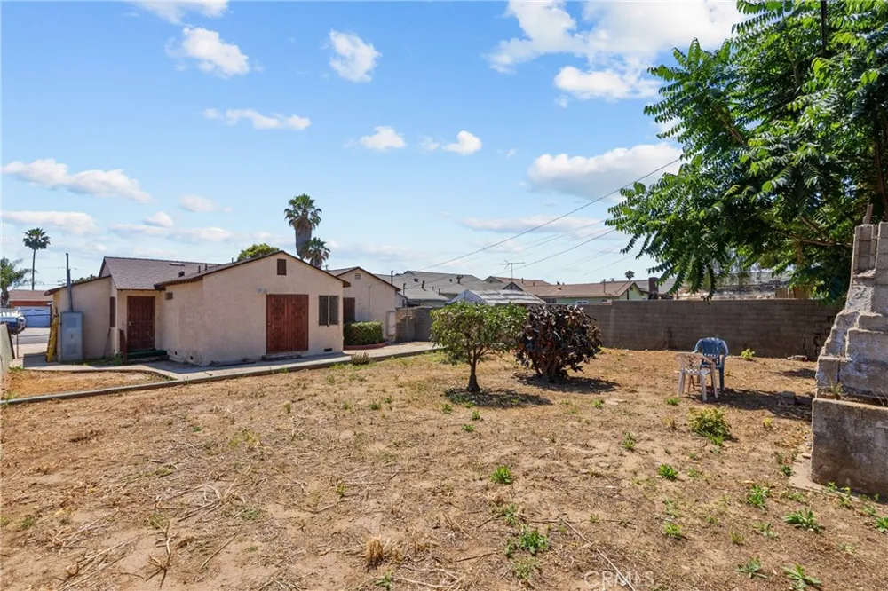 14609 S Cahita Avenue Compton, CA 90220