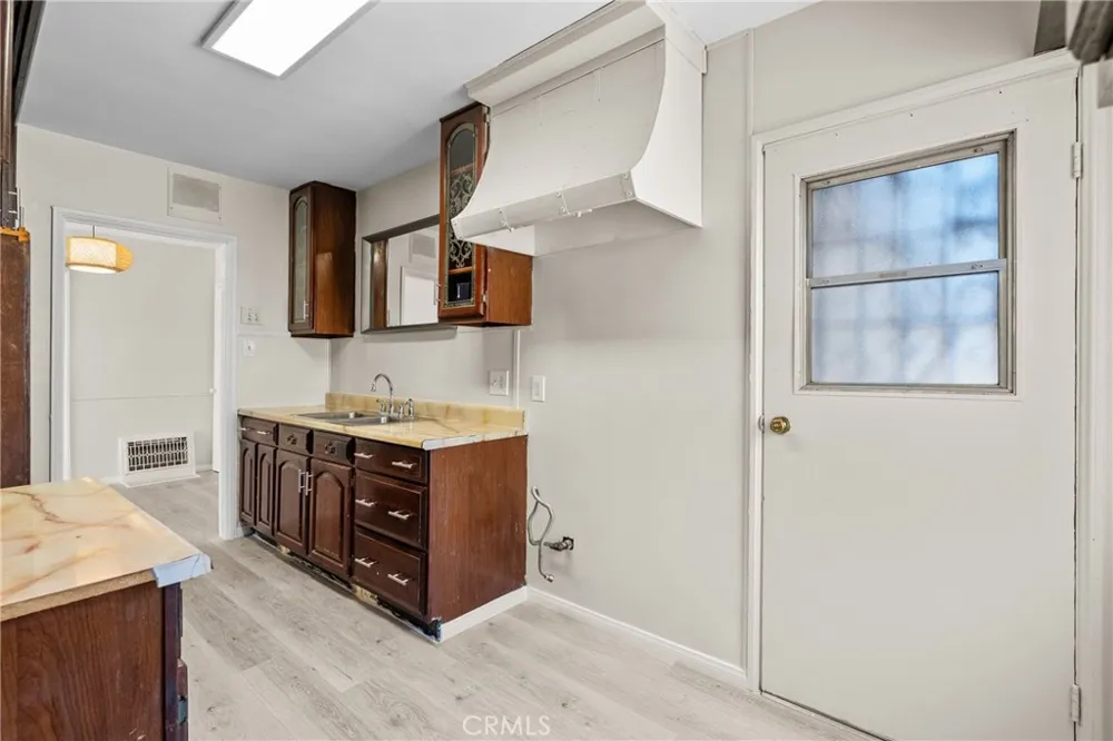 14609 S Cahita Avenue Compton, CA 90220