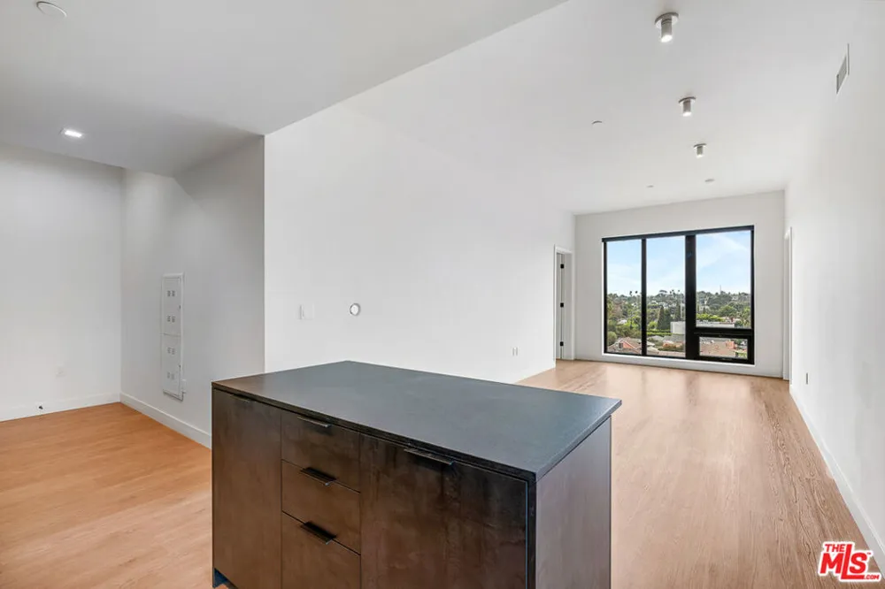 10700 Tabor Street #522 Los Angeles, CA 90034