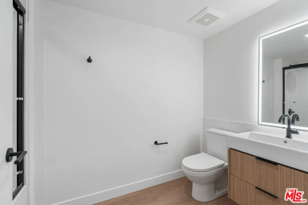 10700 Tabor Street #522 Los Angeles, CA 90034