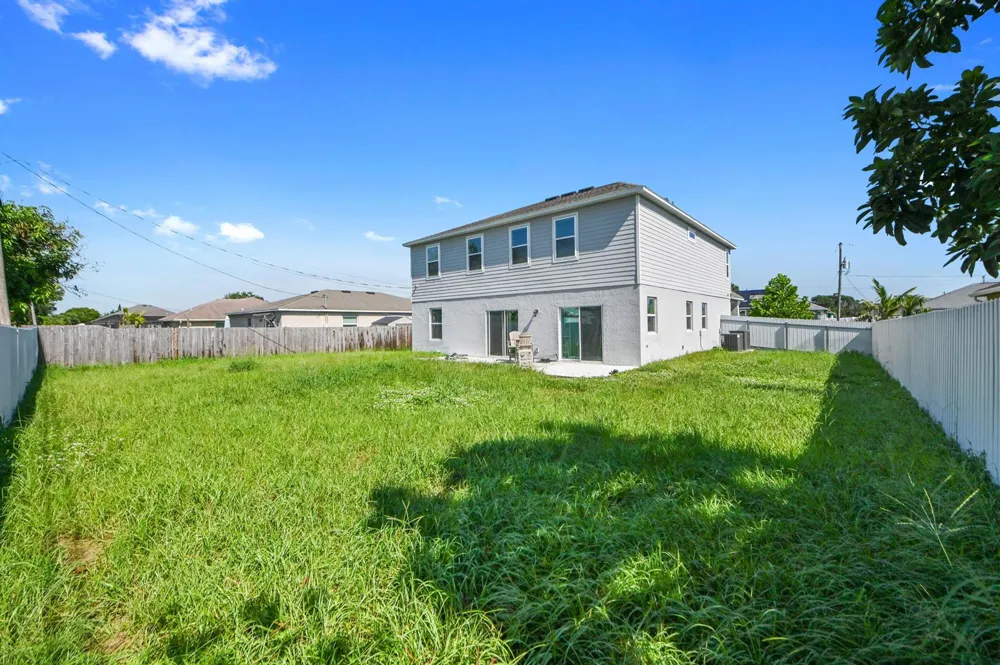412 SW Dailey Avenue Port St. Lucie, FL 34953