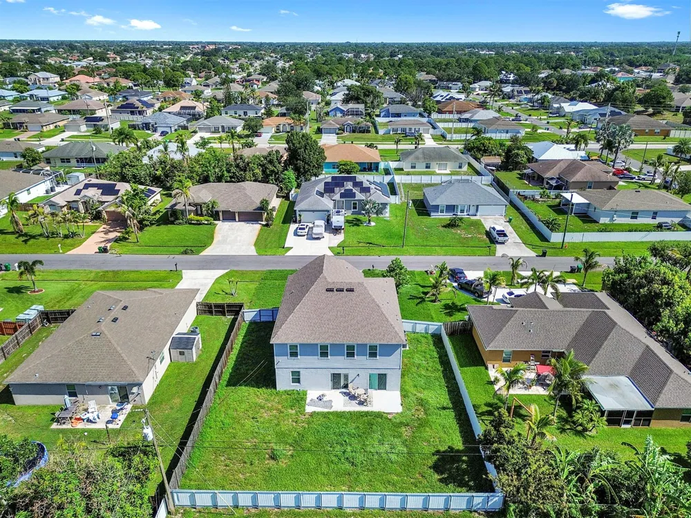412 SW Dailey Avenue Port St. Lucie, FL 34953