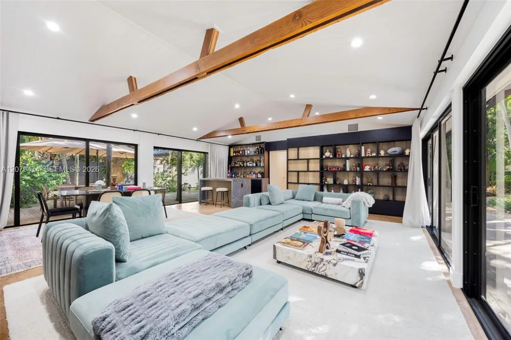 4165 Poinciana Ave Miami, FL 33133