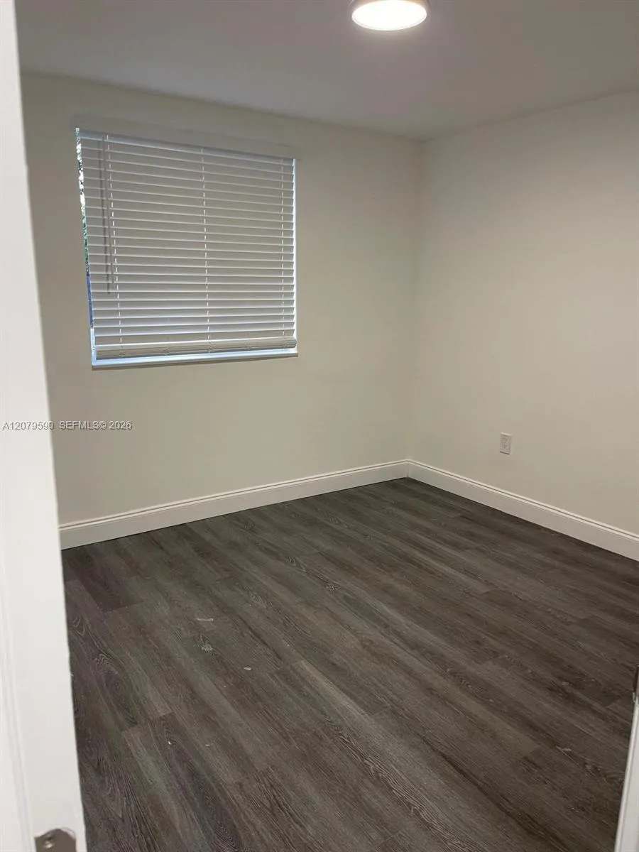 5764 E 5th Ave Hialeah, FL 33013