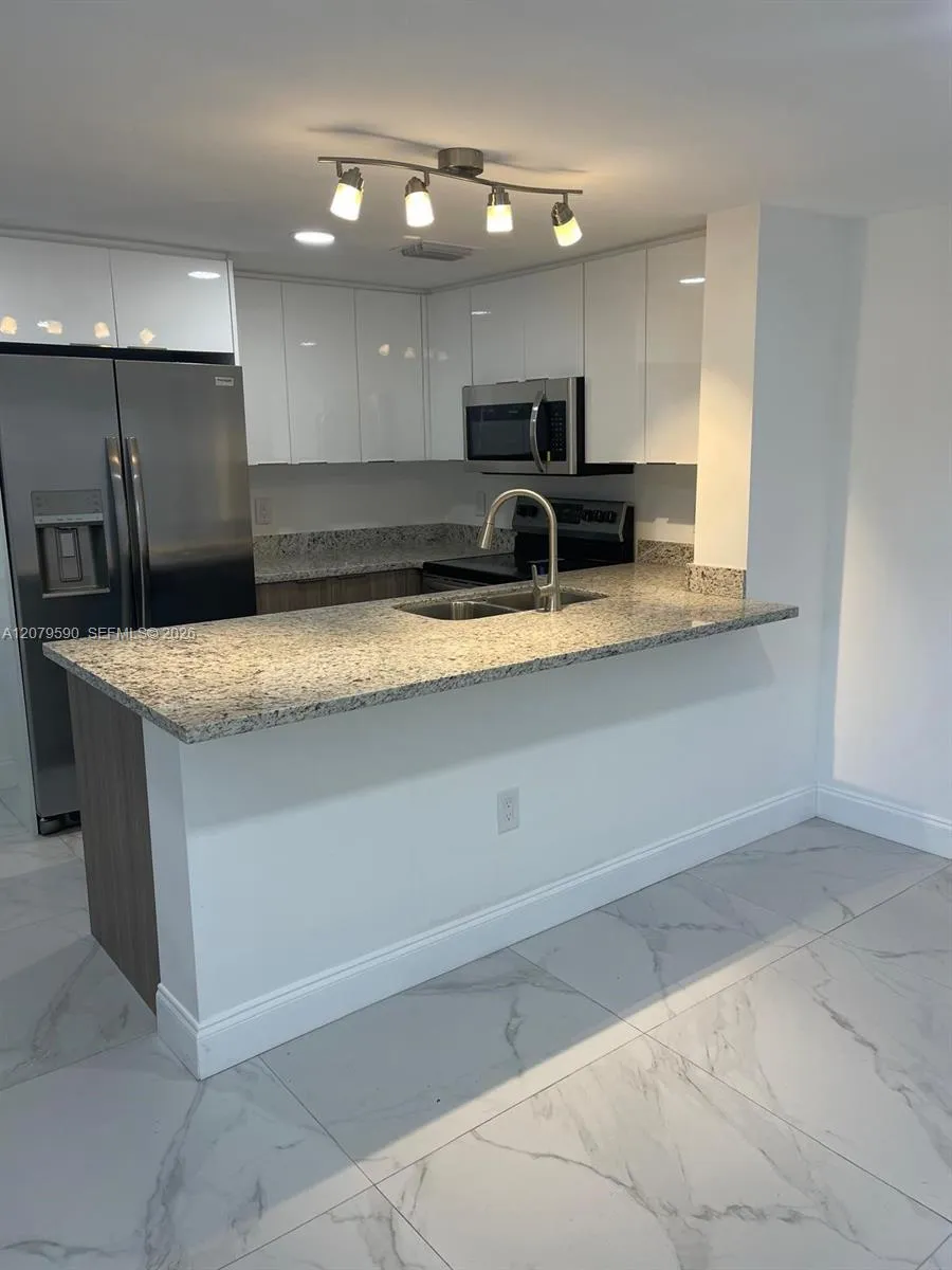 5764 E 5th Ave Hialeah, FL 33013