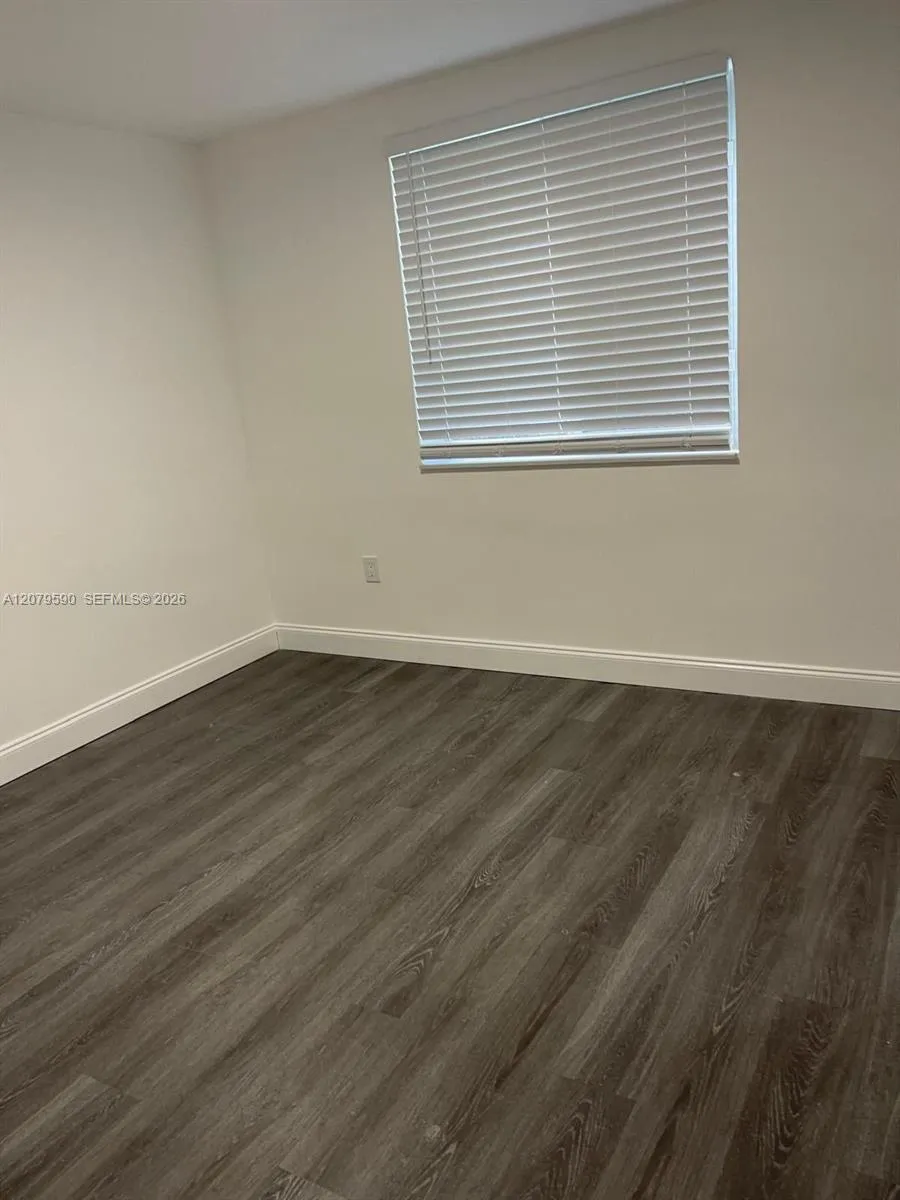 5764 E 5th Ave Hialeah, FL 33013