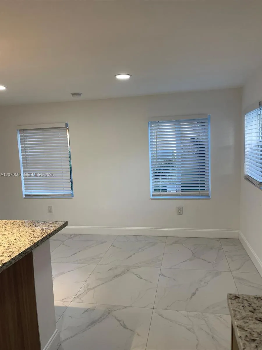 5764 E 5th Ave Hialeah, FL 33013
