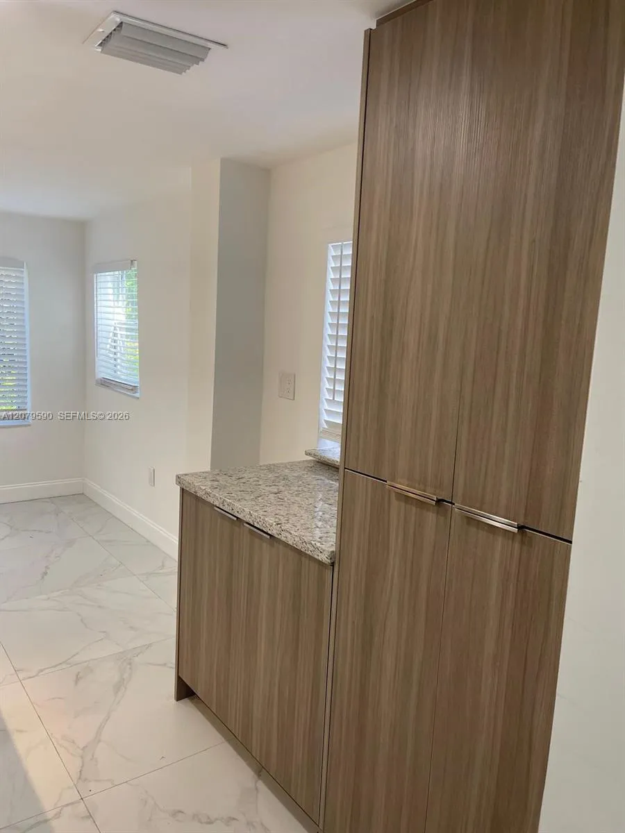 5764 E 5th Ave Hialeah, FL 33013