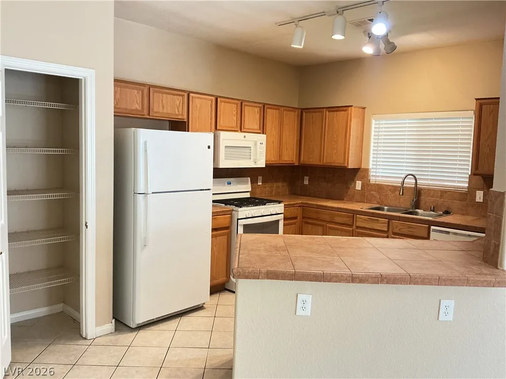 9303 GILCREASE AVENUE #1132 Las Vegas, NV 89149