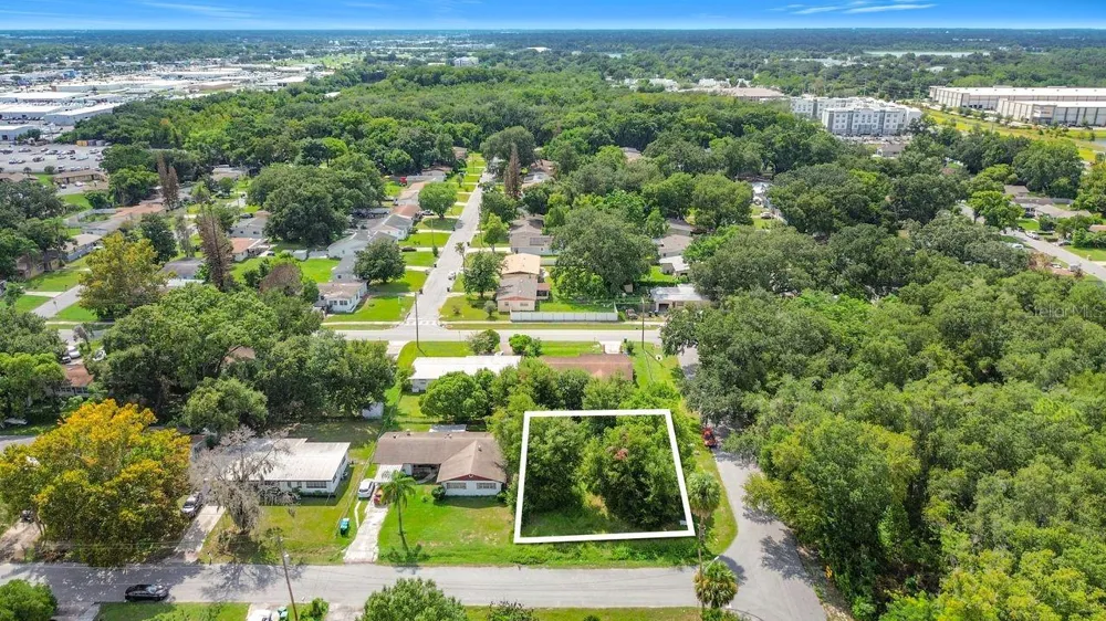 950 PINEDALE AVENUE Orlando, FL 32808