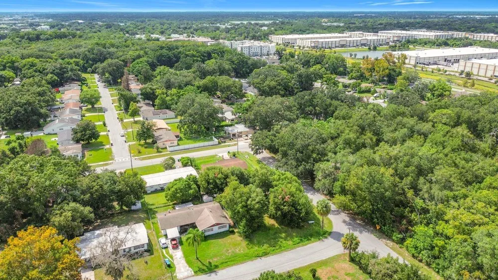 950 PINEDALE AVENUE Orlando, FL 32808