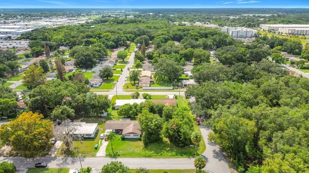 950 PINEDALE AVENUE Orlando, FL 32808