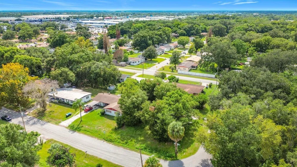 950 PINEDALE AVENUE Orlando, FL 32808