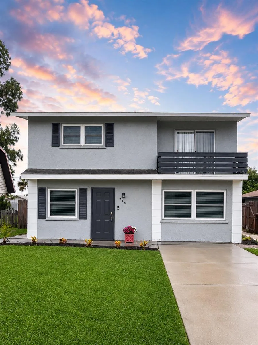 722 65TH AVENUE E Bradenton, FL 34203