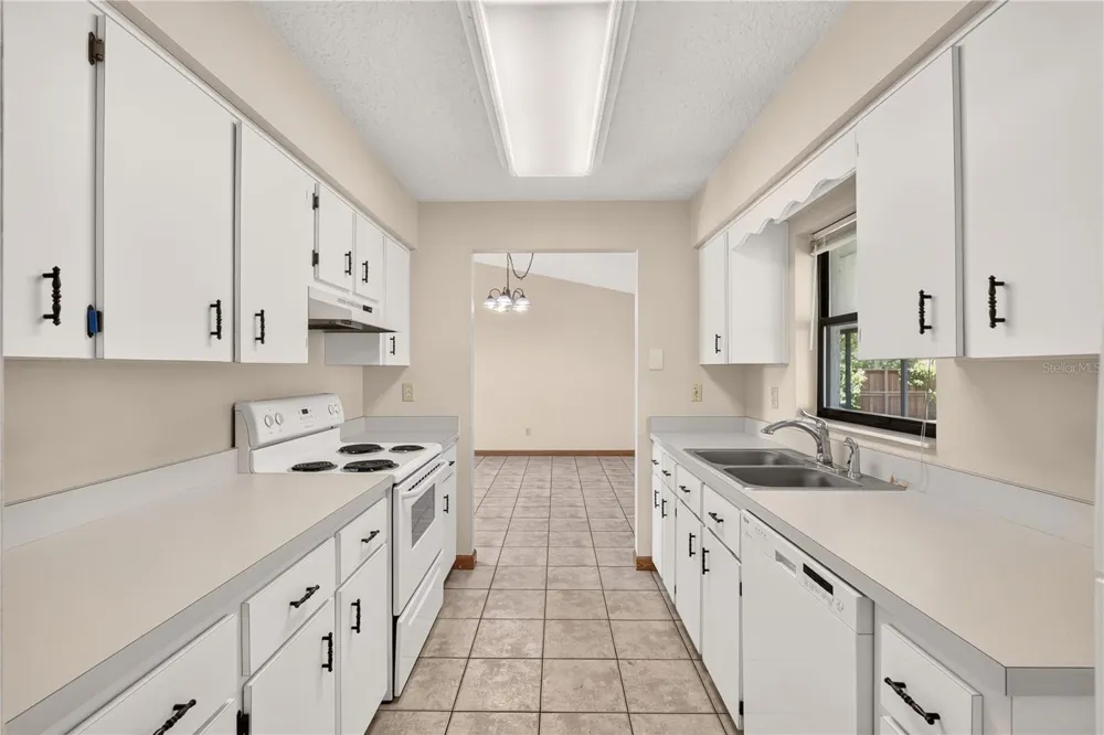 10808 SE 43RD AVENUE Belleview, FL 34420