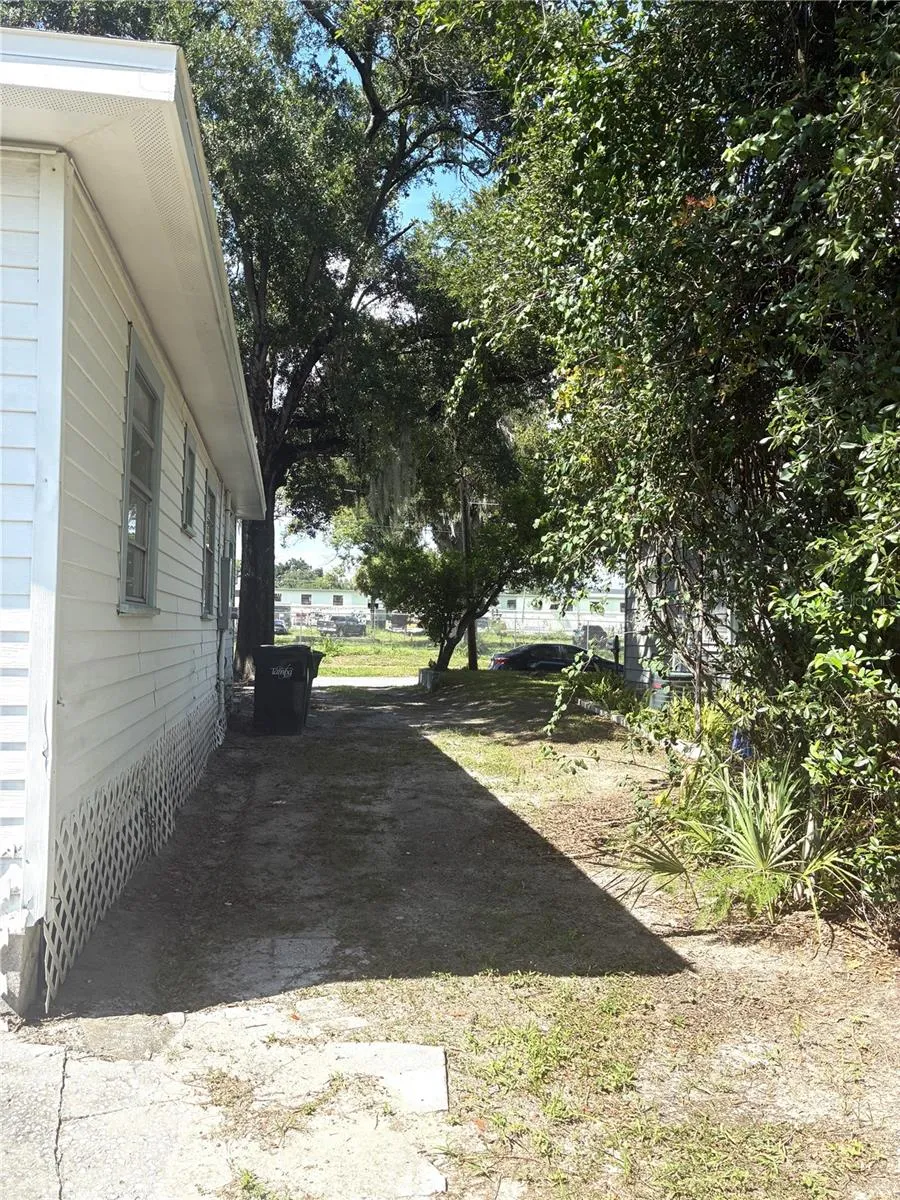 3605 E 28TH AVENUE Tampa, FL 33605