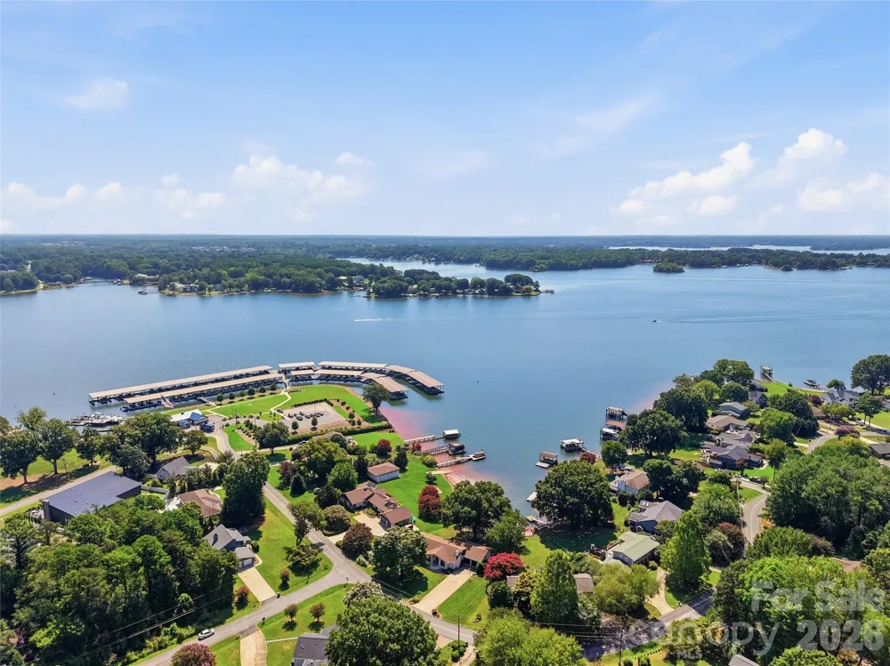 332 Shoreline Loop Mooresville, NC 28117