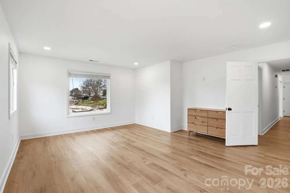 332 Shoreline Loop Mooresville, NC 28117