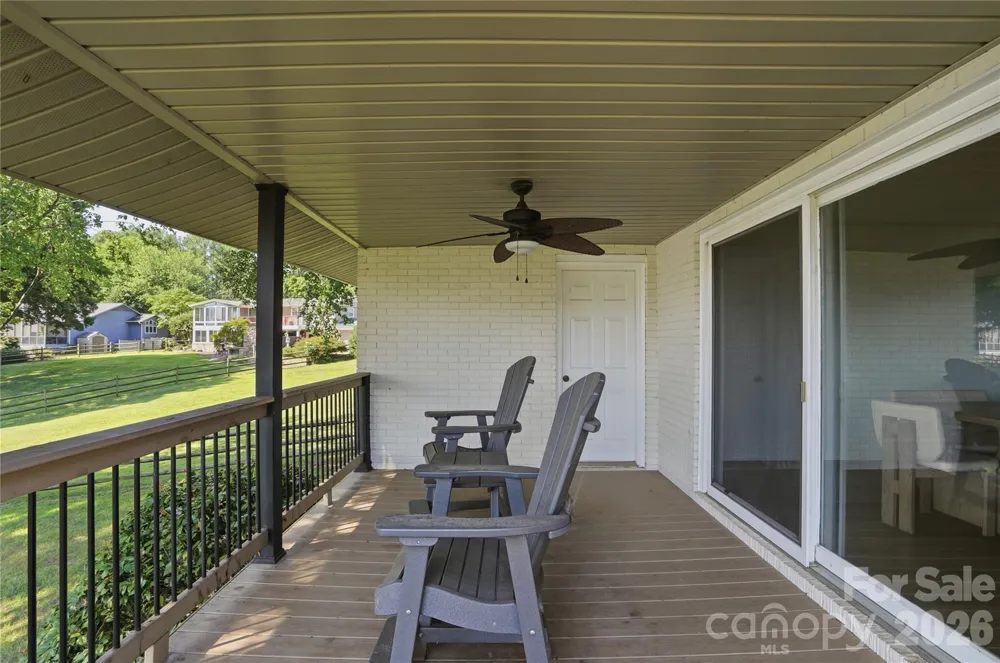 332 Shoreline Loop Mooresville, NC 28117