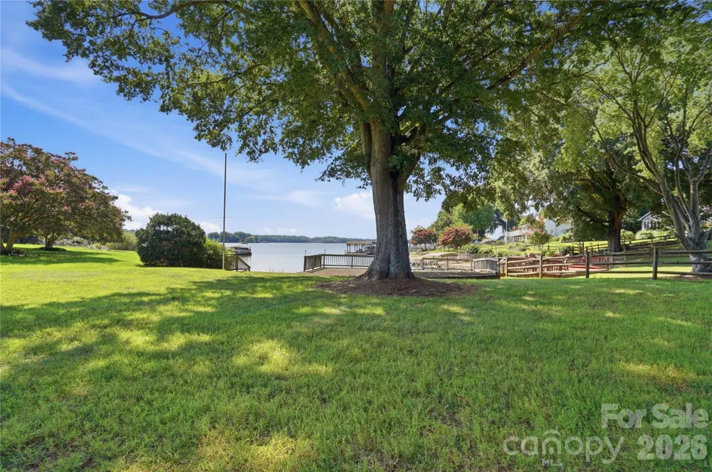 332 Shoreline Loop Mooresville, NC 28117