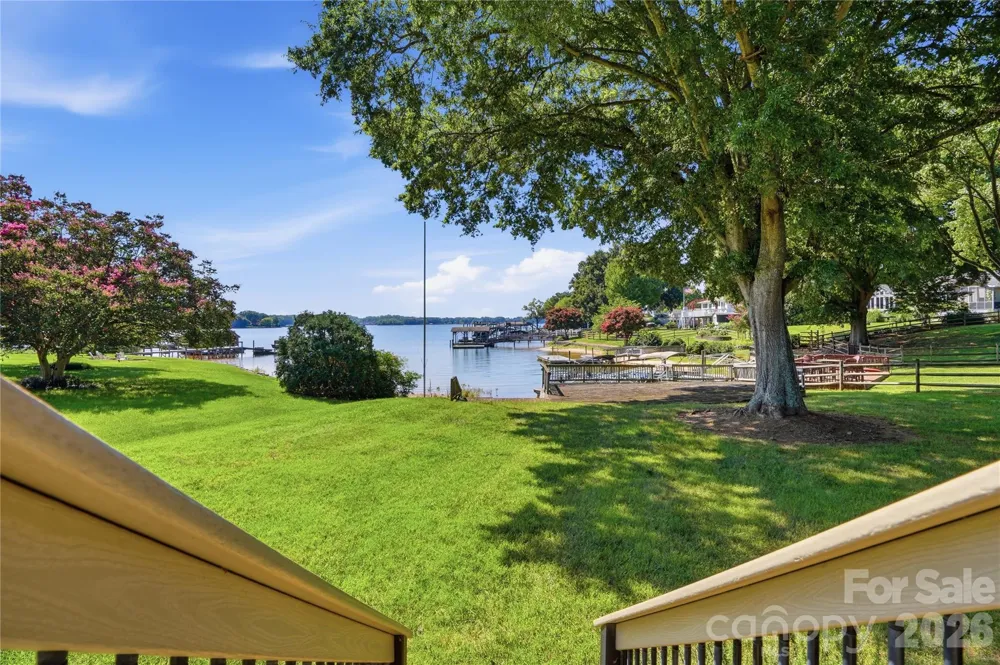 332 Shoreline Loop Mooresville, NC 28117