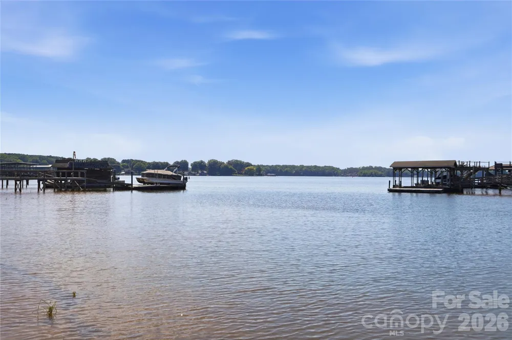 332 Shoreline Loop Mooresville, NC 28117