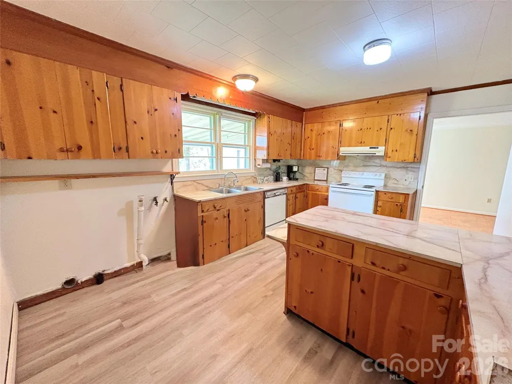 30 Cypress Road Marion, NC 28752
