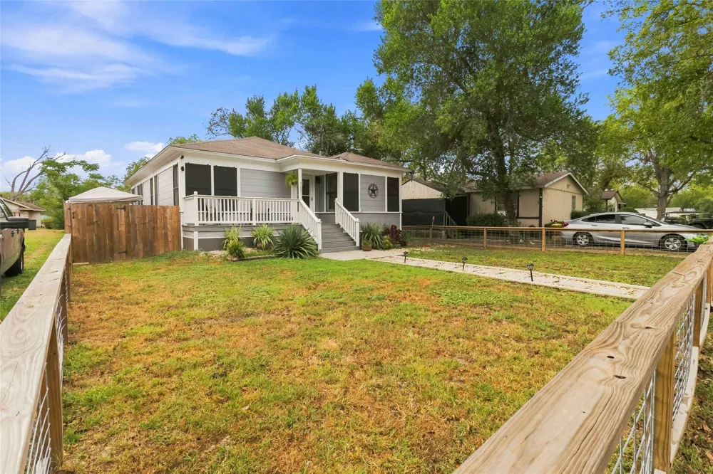 505 Lee Street Smithville, TX 78957