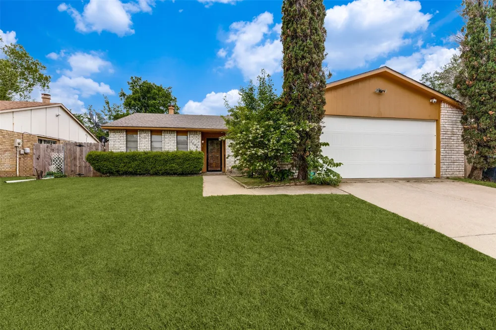 7504 Portman Avenue Fort Worth, TX 76112